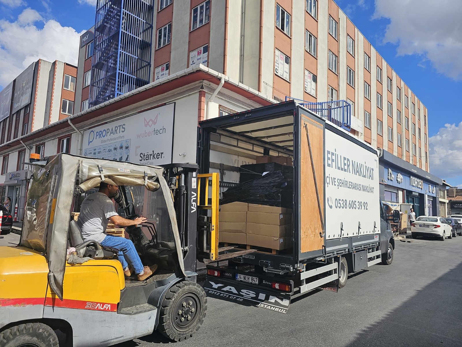 atasehir-evden-eve-nakliyat-atasehir-ofis-depo-tasima-efil-nakliyat (53) evden eve nakliyat, ofis taşıma, işyeri taşıma, ataşehir evden eve taşıma, ataşehir ofis taşıma, ataşehir işyeri taşıma, ataşehir depo taşıma, ataşehir evden eve nakliyat,